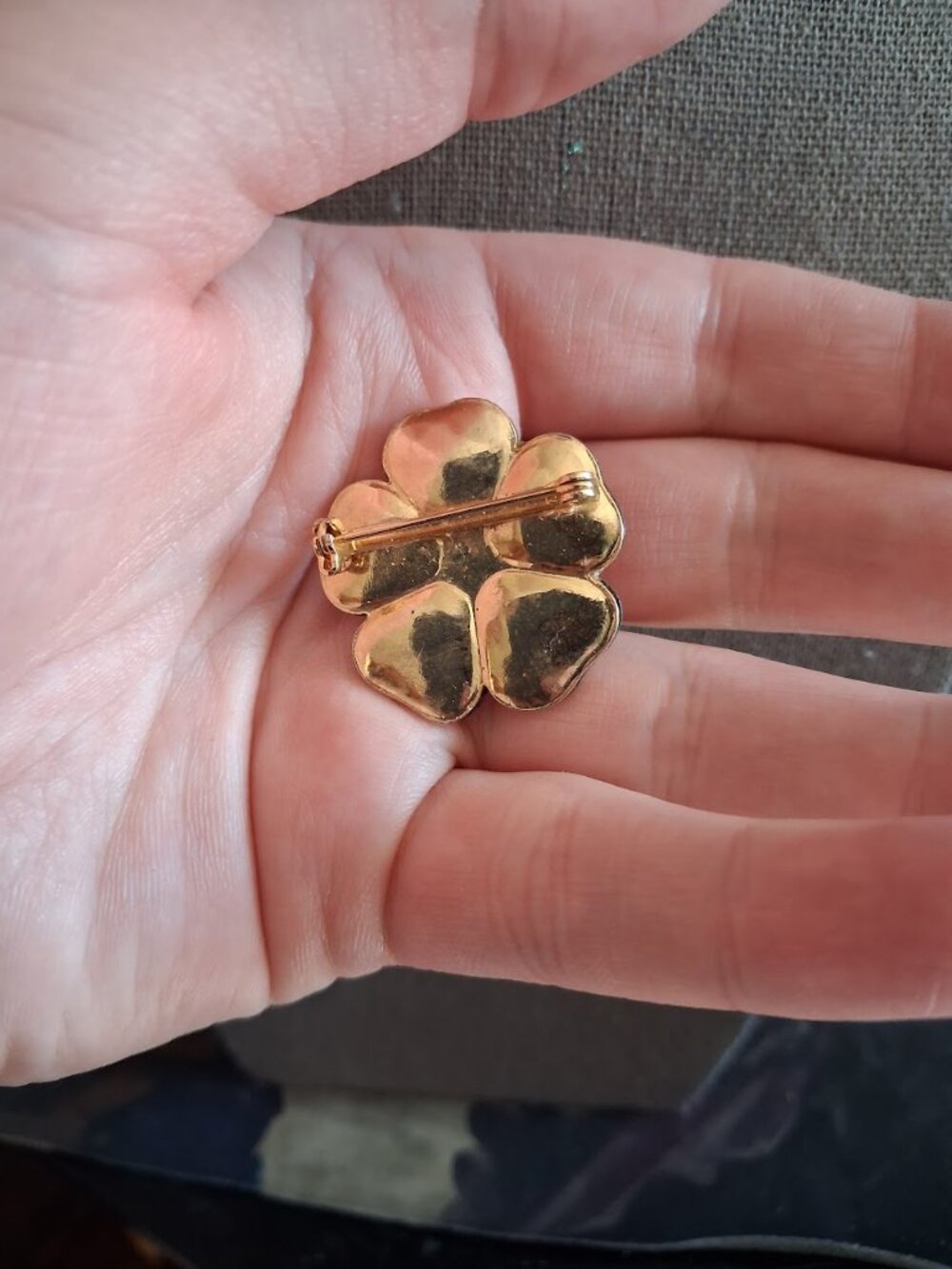 Flower brooch - Picture 2 of 2